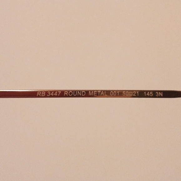 Authentics Ray-Ban 3447 Round Sunglasses. - Picture 4 of 8